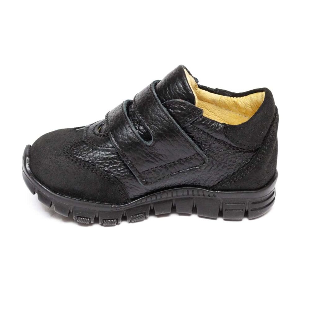 IMG-20250829-WA0038.jpg Pantofi copii sport din piele cu talpa flexibila si talonet Tokyo negru